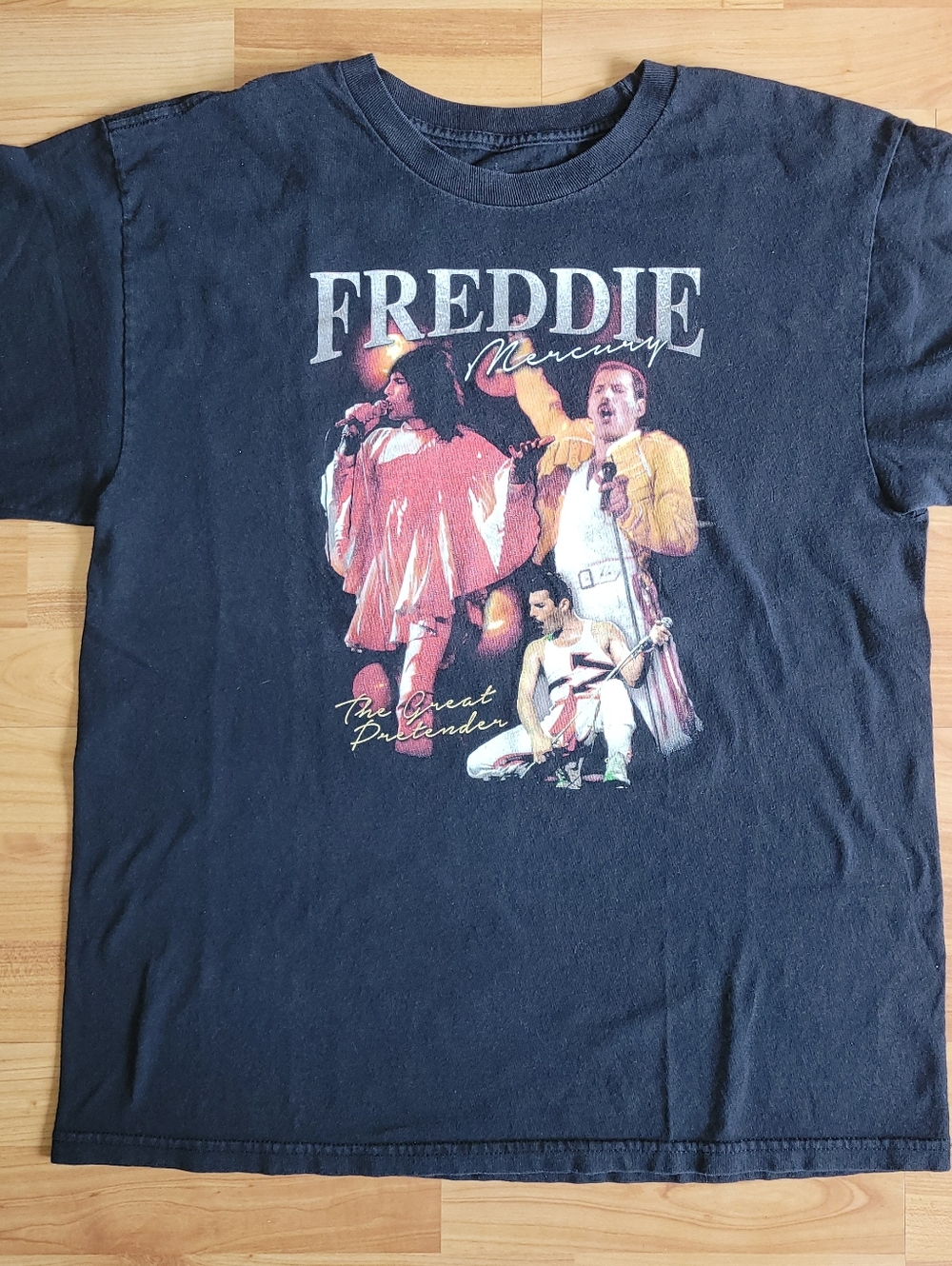 Freddie Mercury Retro Black Musical Band T-Shirt, Large